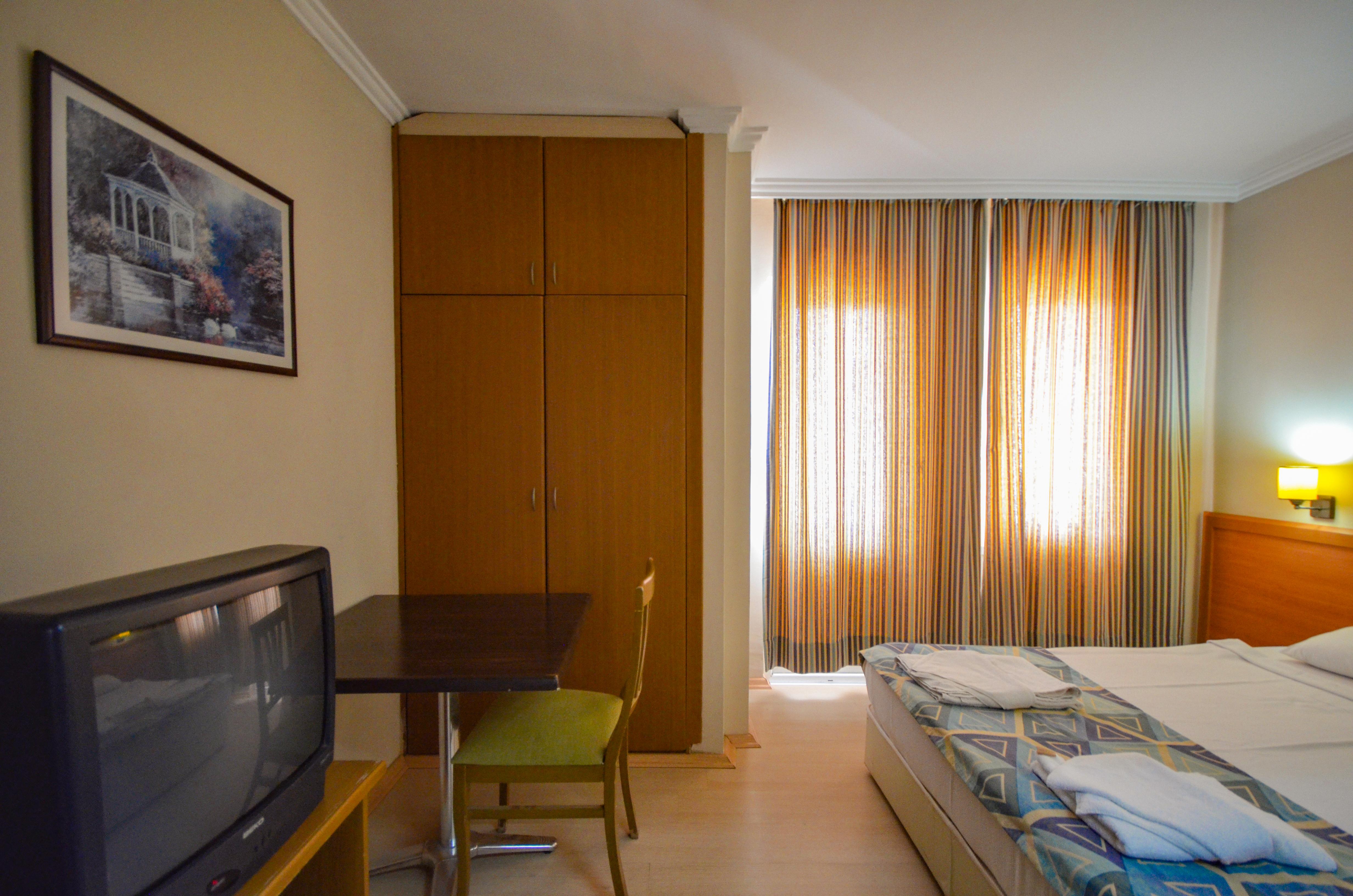 Aparthotel Select &